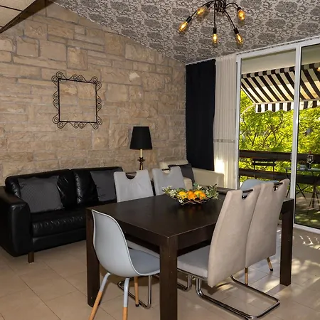 Apartment Dalt *