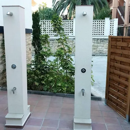 アパート ダルト サロウ